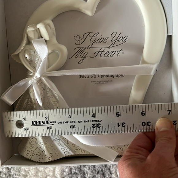 BNIB Wedding picture frame ivory silver fits 5x7 photo - Picture 4 of 5